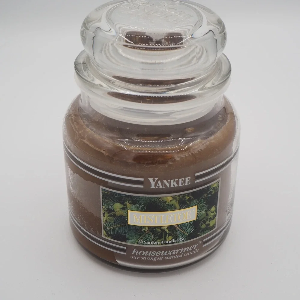 New Vintage Yankee Candle Mistletoe Housewarmer 14.5 oz‎ Black Band Rare Retired